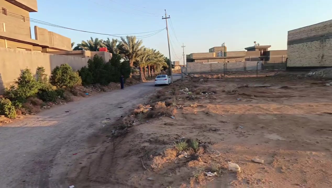 السلام عليكم قطعت ارض طابو زراعي سند 25 طابو عثماني بأسمي اني ابصملك بالعقار مساحتة 830 الواجهة 34 موقعه كلش حلو خلف عمارات الزيتون بركن الصيدلية موقعه خلف الركن مباشرتاً شارعه 10 امتار كدامك ماكو بناء مفتوحه تريد ابيعلك الارض كله تريد جزء من عده ماكو مشكلة وسعره مناسب جداً وهذه رقمي *********** واتساب
