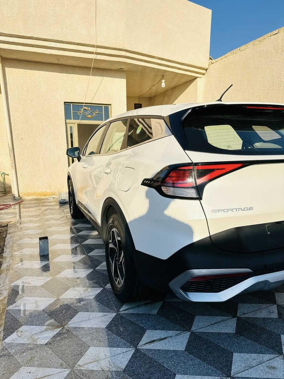 السلام عليكم
سبورتج مديل 2024
كفاله عامه
بعدها فحص موقت 
منضومه غاز ابلادي
مكان السياره بل كوت 
السعر 215$ وبيها مجال
مكلف بل نشر 
رقم راعيها ***********
