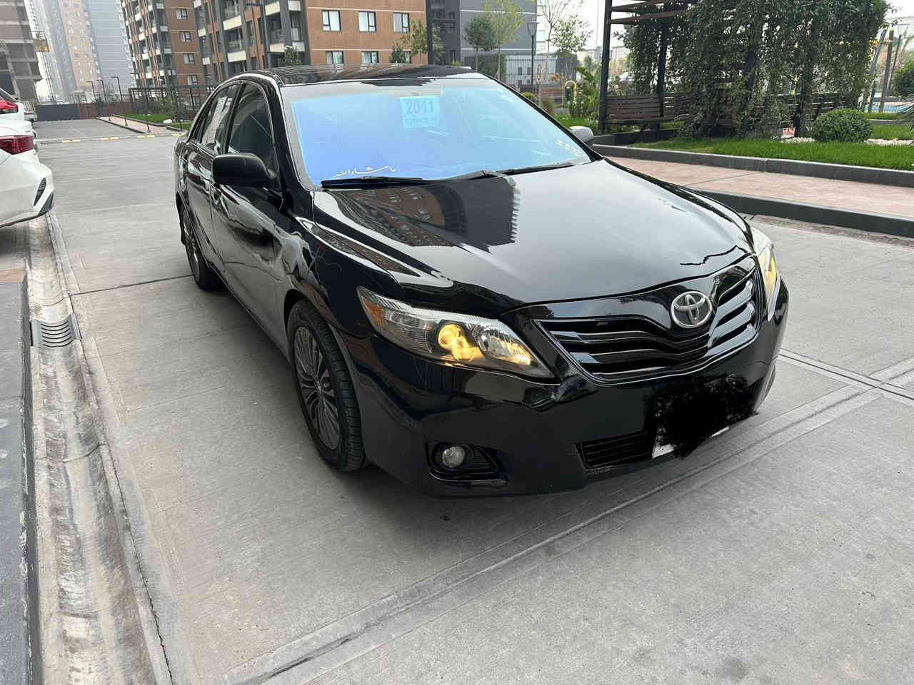 السلام عليكم اخوان
كامري موديل 2011 للبيع 
فول مواصفات فتحه سلايت 
سياره اصل اسبورت 
عدادات اسبورت 
كراسي كهرباء 
مقاعد جلد 
برده خلفيه 
شاشه وتبريد لمس 
مكينه 6 سلندر 
تخم تاير حداديه مكينه كير كله جديد 
السياره صبغ عام 
تحويل وكاله بشرط 
السعر 78 
للاستفسار *********** البيع فقط
