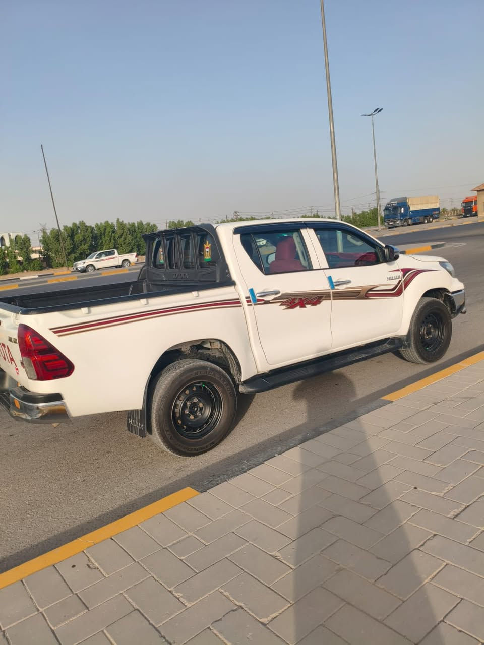 السلام عليكم بيكم هايلوكس مديل 20 رقم اربيل سنويه ل30 مكفوله كفاله عامه السعر 250 وبيها مجال مكان السياره بصره رقم الهاتف *********** مكلف بلنشر
