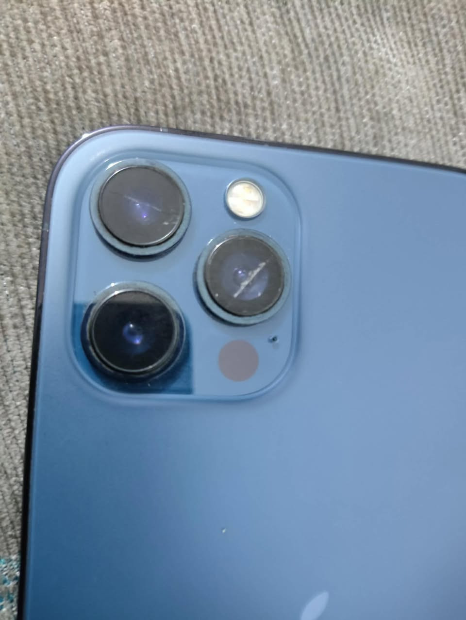 السلام عليكم
آيفون12pro max
للبيع بي شاشه مبدله اصليه وبطاريه خدمه مميزاه اصليه ٧٥كامراتً كله شغاله هزاز شغال بس فيس ايدي يرادله برمجه السعر خاص
***********
