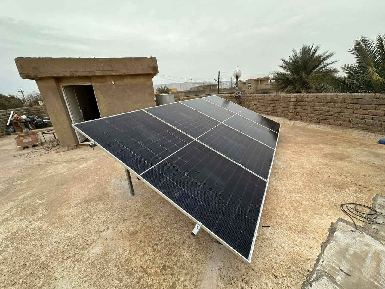 جانب من أعمالنا – شركة آشور للطاقة الشمسية
تم بحمد الله ربط منظومة طاقة شمسية في مكحول / قرية الشيخ علي بكفاءة عالية وتشغيل مستقر
🔹 مكونات المنظومة:
▪️ 4 ألواح شمسية (إيرا)
▪️ بطارية ليثيوم 7.5 كيلو واط فلستي
▪️ إنفرتر 4 كيلو واط فلستي
⚡ الأداء:
🔸 8 أمبير نهاري
🔸 6 أمبير ليلي
نضمن لكم طاقة مستمرة وتوفير عالي واعتمادية بكل الأوقات
📍 العنوان: أسديرة عليا
👤 بإدارة: أحمد البوحسيب
📞 رقم الهاتف: ***********
آشور للطاقة الشمسية… نكافح الظلام بالطاقة النظيفة
#آشور_للطاقة_الشمسية
#مكحول
#قرية_الشيخ_علي
#أسديرة_عليا
#الطاقة_الشمسية
#طاقة_نظيفة
