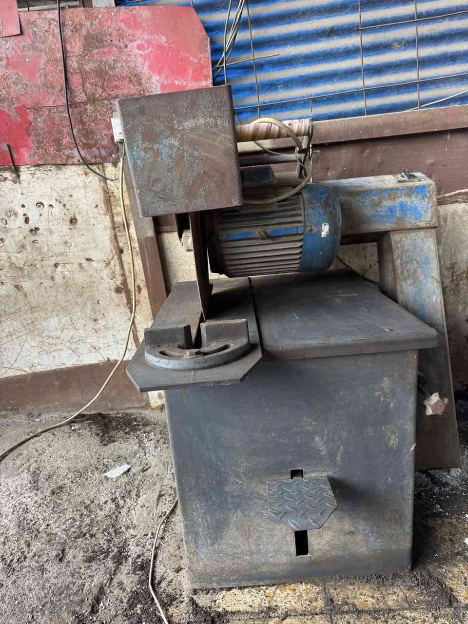 كتر للبيع نضافه فول السعر 750 مكاني بغداد مقابيل مجمع بسمايه ***********
