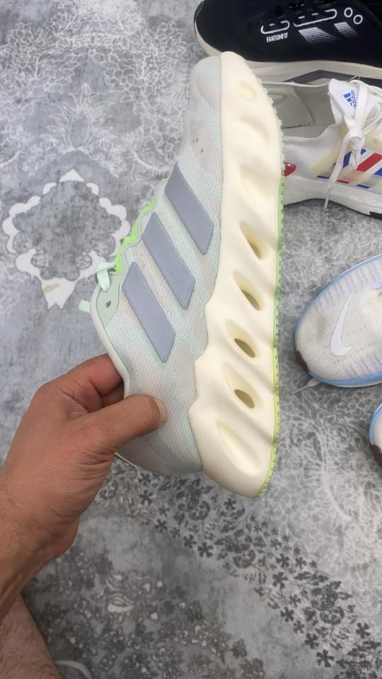 سوج باله غير مستخدم فيتنام  قياس ٤٥ صول قدم ٢٩
سعر ٥٠الف
***********
