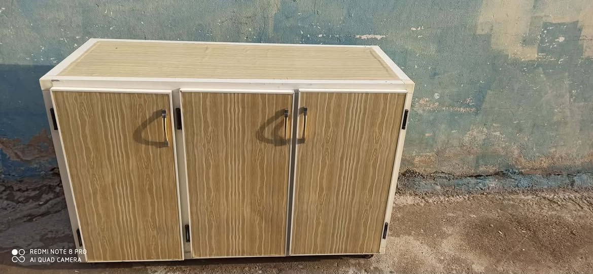 كاونترات للبيع 
الشاري يتصل على الارقام
 خاص مغلق 
***********
***********
الاسعار داخل الصوره 
العنوان موصل الرشيديه
