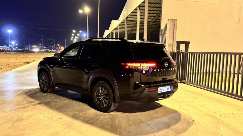 السلام عليكم للبيع فقط نيسان باڤندر 2022 وراد امريكي رقم بغداد تحويل ثاني يوم لسيارة فول مواصفات داخل لونين مكان لسيارة واسط مركز لمدينة للستفسار ***********
