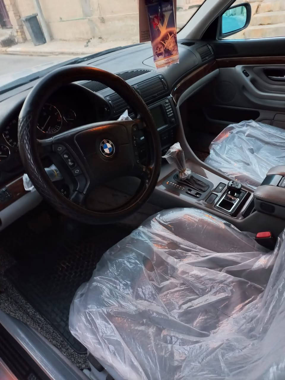 بي ام خفاش 740 مكينه 44 التفاصيل خاص او ***********
