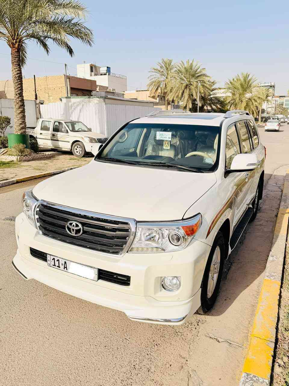السلام عليكم للبيع لاندكروز ٢٠١٢ بريم اصلي ماشية ٩٨ وعالفحص السيارة كفالة عامة من كلشي ما عدا صبغ باب الصدر والجاملغ الامامي فقط والباقي كفالة من كلشي وكلش جديدة ونضيفة على ايدنا من الزيرو رقم بغداد الجديد باسمي السعر ٣١٥ ورقة وبيها مجال بسيط للاستفسار ((***********)) مكاني بغداد الجديدة

