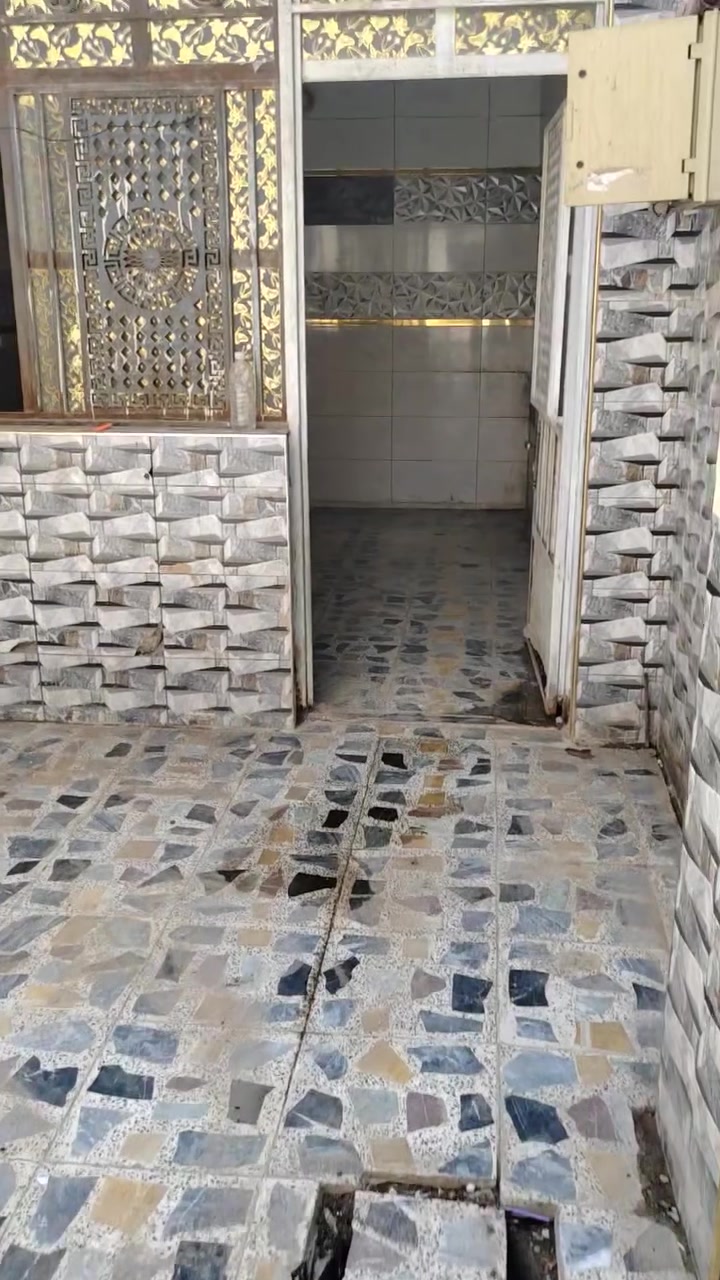 السلام عليكم بيت عل شارع للايجار الاتصال على الرقم ***********

