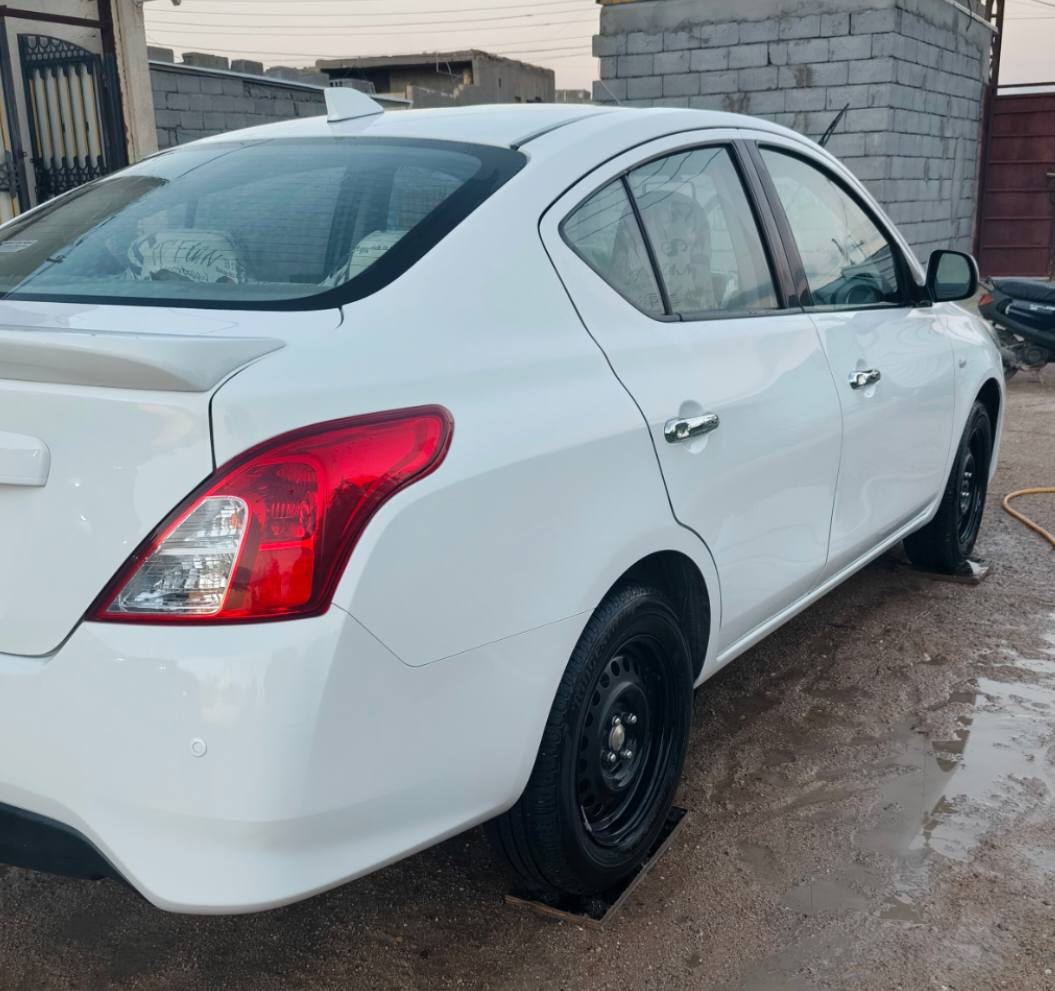 سلام عليكم نيسان سني 2024 للبيع أو مراوس حسب القناعه  هندي السياره ماشيه قليل حلوه نضيف السعر 130 وبي مجال مكان البصره شط العرب الجزيره الاستفسار مراجعه الرقم ***********
