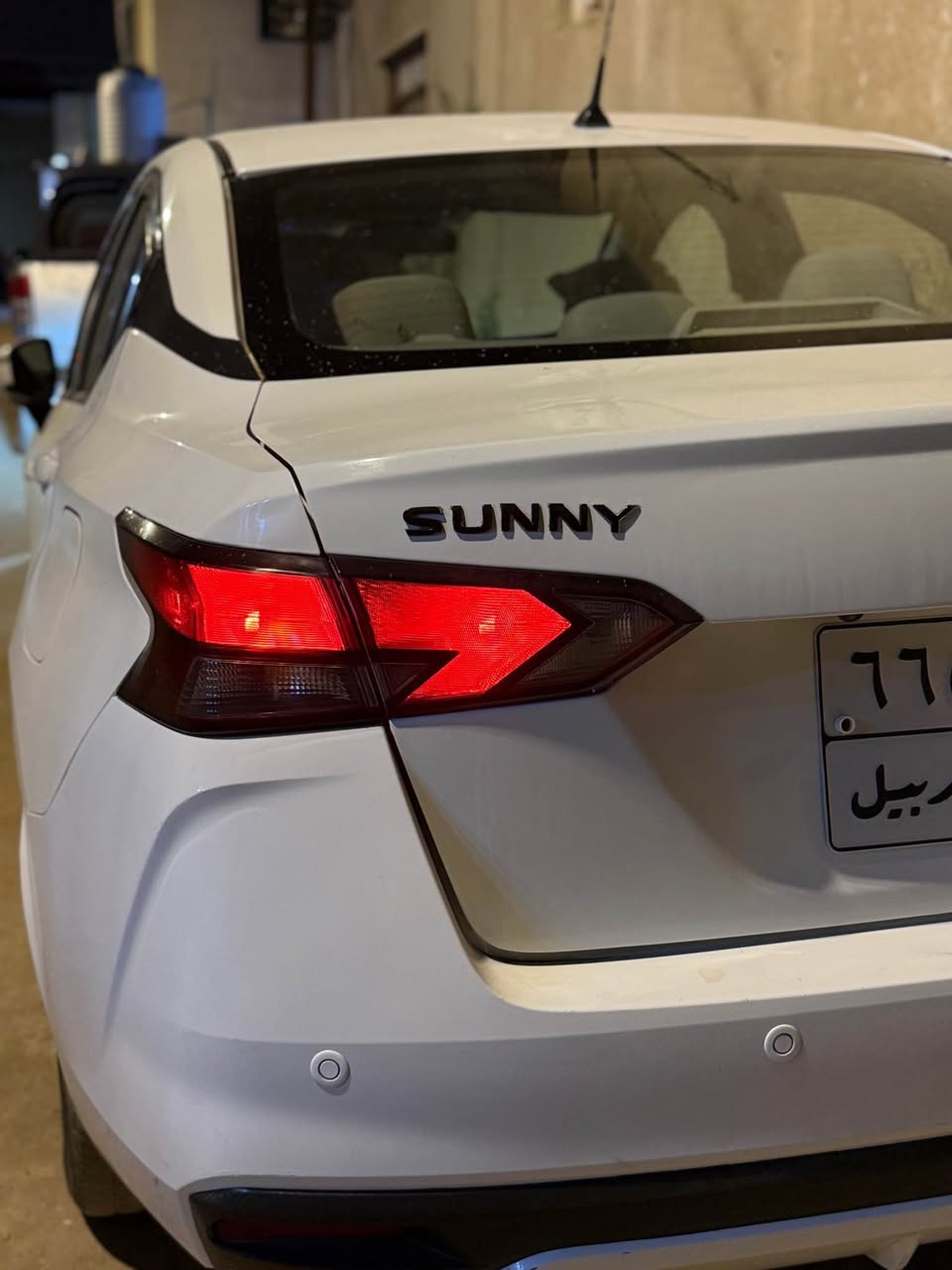 نيسان صني مكسيكي النوع المرغوب 
موديل : 2021 
وارد خليجي 
ماشية 42.000 الف 
سيارة جيدة اقتصادية جديدة 
بيها تكحيلات بسيطة بالدعامية وباب السائق تكحيل قليل بدي جديد اصوليات جاهزة رقم اربيل بأسم الشركة تريد تحويل تريد وكالة سنوية تنتهي بشهر 8 بهاي السنة جاهزة السيارة كفالة عامة تبريد ثلج السيارة متعوب عليها هواي مناقصها اي شي نظافة فول سيارة موظف السعر 115 وبيها مجال بسيط للشراي رجاءاً المو شراي لا يتصل ولا يكسر بسعرها 
للأستفسار : ‭+964 772 656 7175‬ 📞
*********** 
مكان السيارة : البصرة / مناوي لجم البصرة, العراق
