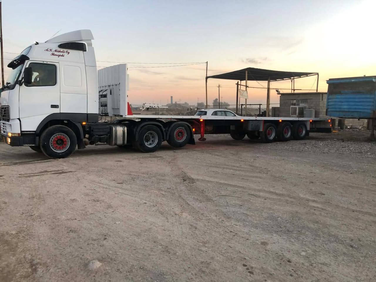 السلام عليكم فولفو للبيع 2001 رقم اربيل حجم المحرك 420 راسه عربانه 13 60 طول تبريد ثلاث دنانير عنوان دوز رقم الهاتف ***********
