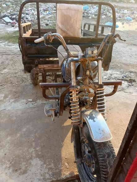 السلام عليكم ستوته دايوان نظيفه بس عوزه شغل الجير بوكس مجفته جديد بدون اوراقه كهربائيات كامله السعر 600 ستوته مقفوله من لحيم *********** بدون اوراق
