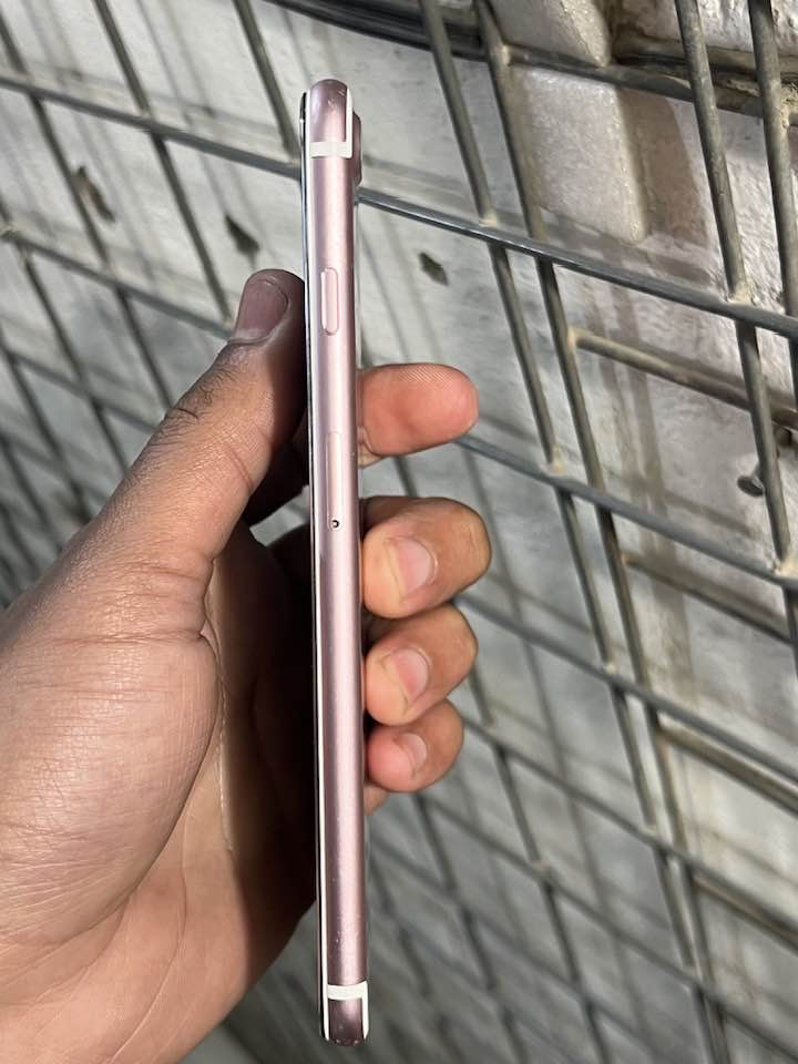 للبيع ايفون ابلس 
ذاكرة ١٢٨  جهاز مبدل شاشه فقط بطارية ٦٧ ما تصرف  شحن 
الجهاز كله شغال  فقط فقط  مايخابر  ويا حافضه ولايق
السعررررر ٧٥ ألف رقم *********** مكاني الرميثيه
