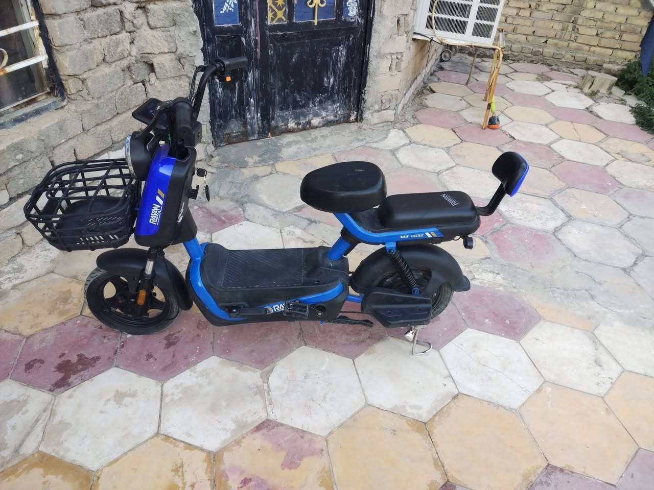 سلام عليكم  دراجه  شحن  للبيع حجم ١٤  مابيه شي  مكفوله  سعر ٢٥٠ بيه مجال مكانه بل حريه


**إذا كنت صاحب هذا الإعلان وتريد حذفه لأي سبب، رجاءا أرسل رسالة إلى الدعم الفني**