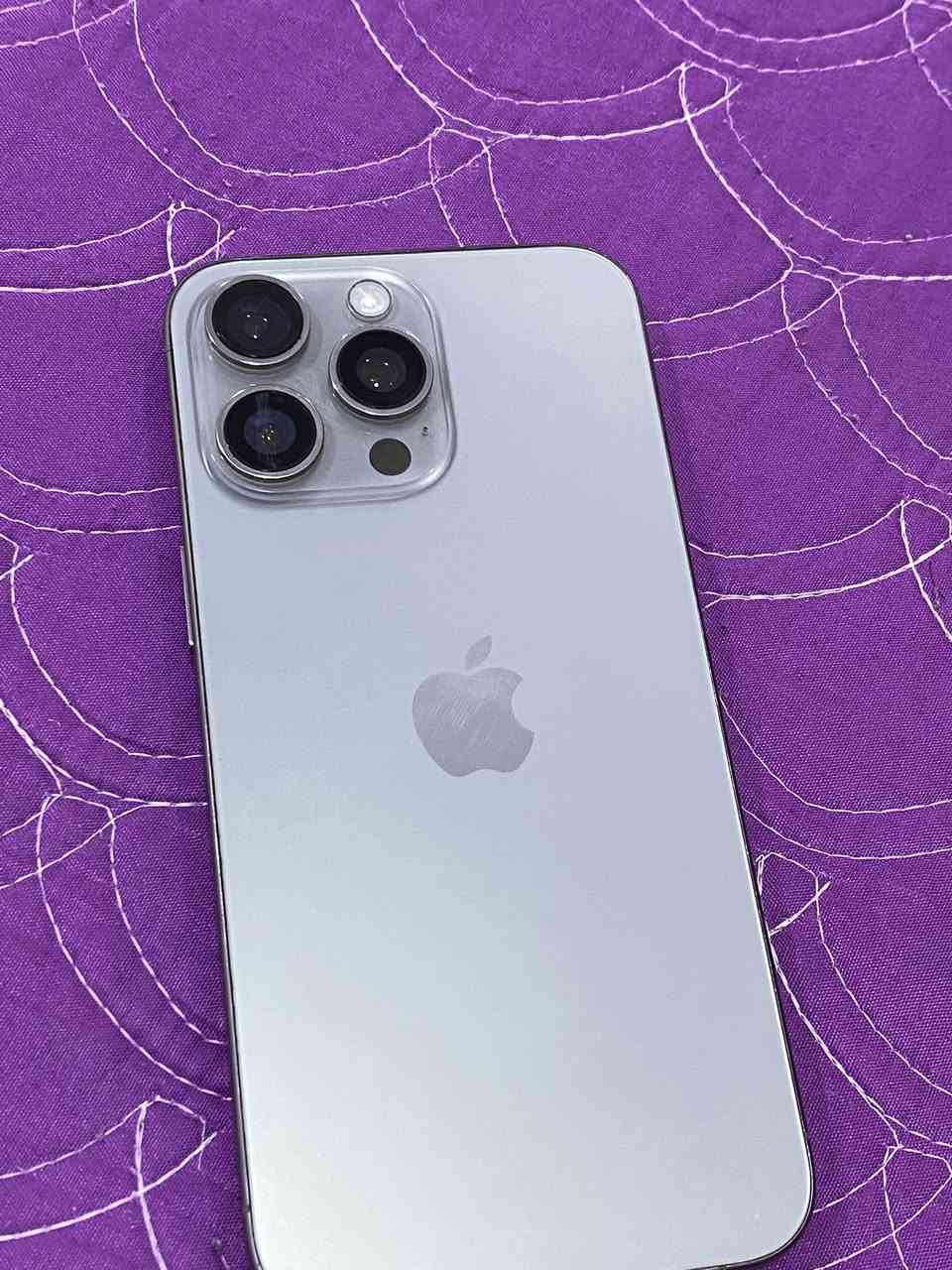 أيفون 15 برو ماكس شرق اوسط مبدل شاشة وبطارية اصيلات ذاكرة 256شريحتن  ج باكيته الصلي موجود وهوه والشاحنه 
سعره ٧٢٥بي مجال ***********
