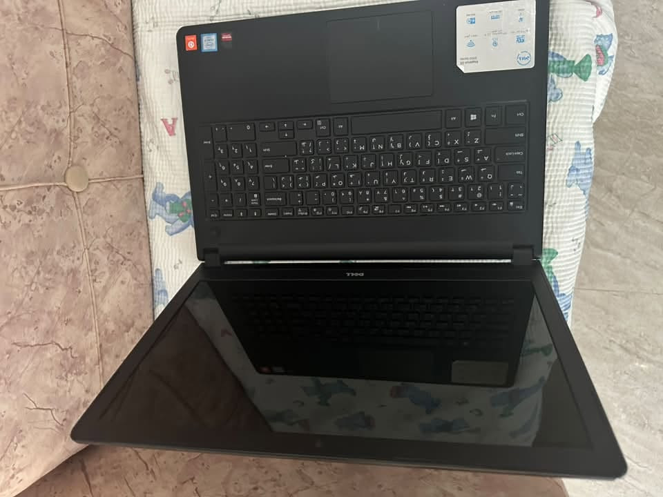 💻 لابتوب DELL نظيف جداً للبيع (استخدام شخصي)
الحالة: أخو الجديدومحافظ عليه سريع جداً
📊 المواصفات:
 الموديل: Dell Inspiron 5559.
 المعالج: Core i7 (جيل سادس).
 الرام: 8 جيجابايت.
 الهارد: SSD 256GB (سريع جداً).
 كارت الشاشة: خارجي منفصل AMD Radeon بمساحة 2GB 
 الشاشة: 15.6 بوصة مع كيبورد كامل.
الملحقات: الشاحن الأصلي.
السعر: 300,000 قابل للتفاوض
📍 المكان: صلاح الدين بلد
📞 للتواصل: ***********
