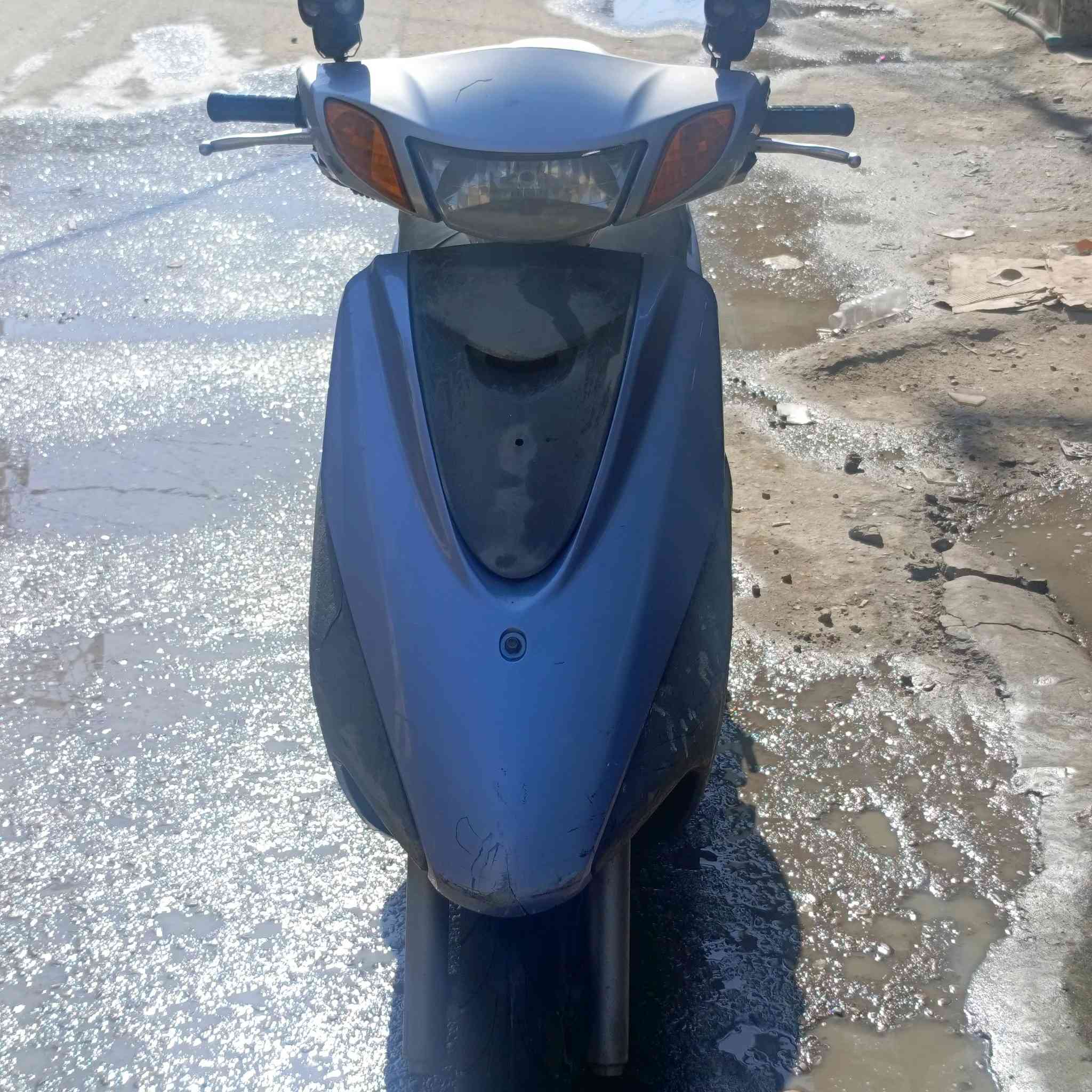 السلام عليكم
دراجه بريز لايت عالي الدراجه اخت الجديده كهربائيات كله شغاله دبلات شغاله العداد شغال  المكينه ممفتوحه بلاديه الدرجه نقصه بس قطعه مال كفر الي جوه البكلايت الخلفي فقط الدراجه كله بلاديه مكاني بغداد .الكريعات . السعر خاص وبيك خير وتدلل رقم *********** بي واتساب
