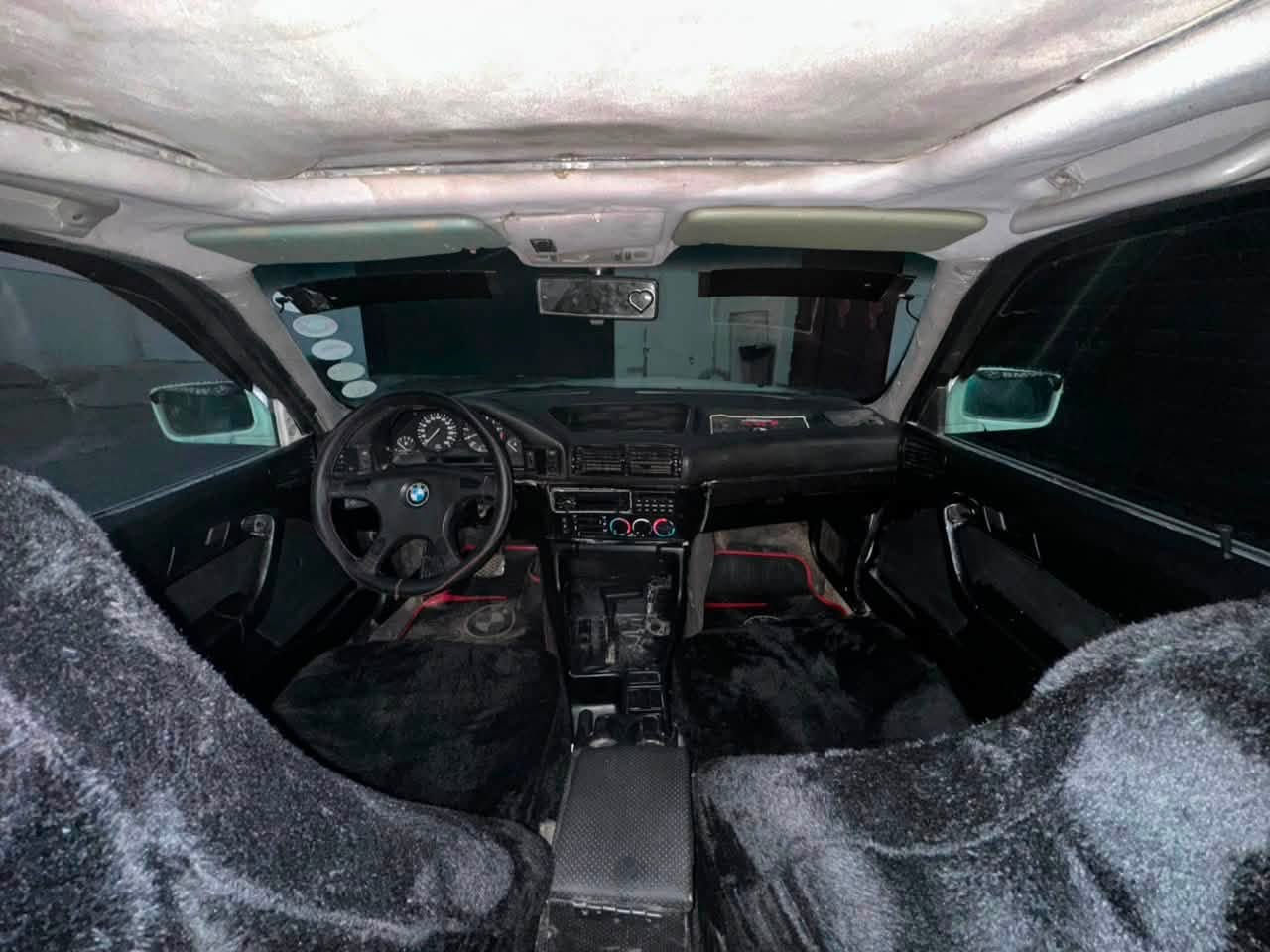 BMW 525  1991
ئاڕم پلاستیك هەولێر  بەشەرت
كامل جوانكاری  بۆكراوە گێڕو مەكینەی بەشەرت 
تازە سێرفزم بۆی كردوە ڕۆنی گێڕو  مەكینەی تازە گۆڕاوە 
كامل ئێمە تایەو ویلی Mقیاس 17 
دەحامی پشتو پێش M
لایت ئەلقە 
ئۆفەری قاچو دەست بەشەرت 
سەیارەكە موسە  سحری 35$

***********
