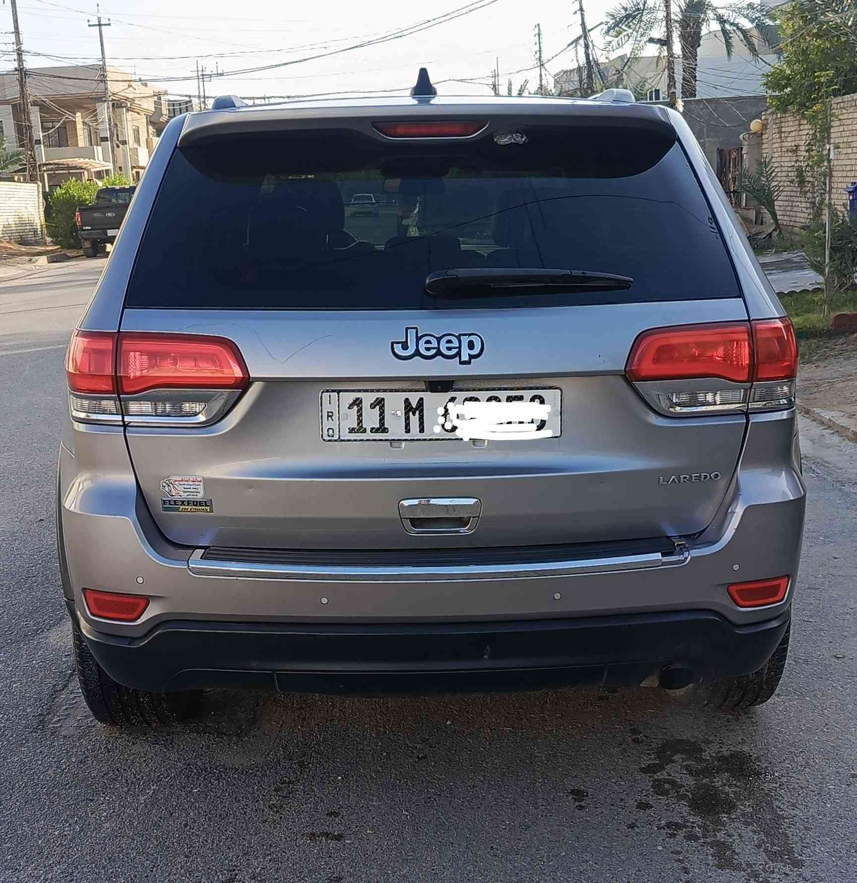 السلام عليكم .
جيب لاريدو 2014 كلين بدون ظرر بدون صبغ.

بالعراق صار بيها ربع جاملغ امامي صبغ فقط .
كشنات جلد 
گير ماوس 
ويل كروم 
كاميرا 
تحكمات ستيرن 

السعر 195 ورقه .

***********/غير متواجد على الفيس .
