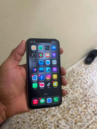 ايفون 11 • ٦٤ • بطارية ١٠٠