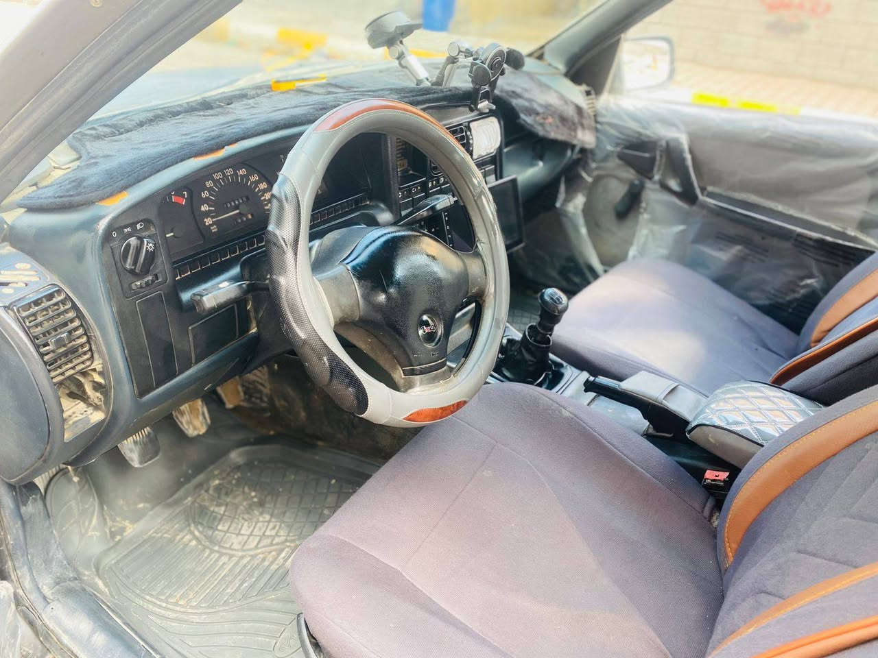 سياره للبيع اوبل اوميكا موديل ٨٨ مرتبهه جديد 
السعر ٢٧ بيهه مجال الشراي يتصل عل رقم ***********
