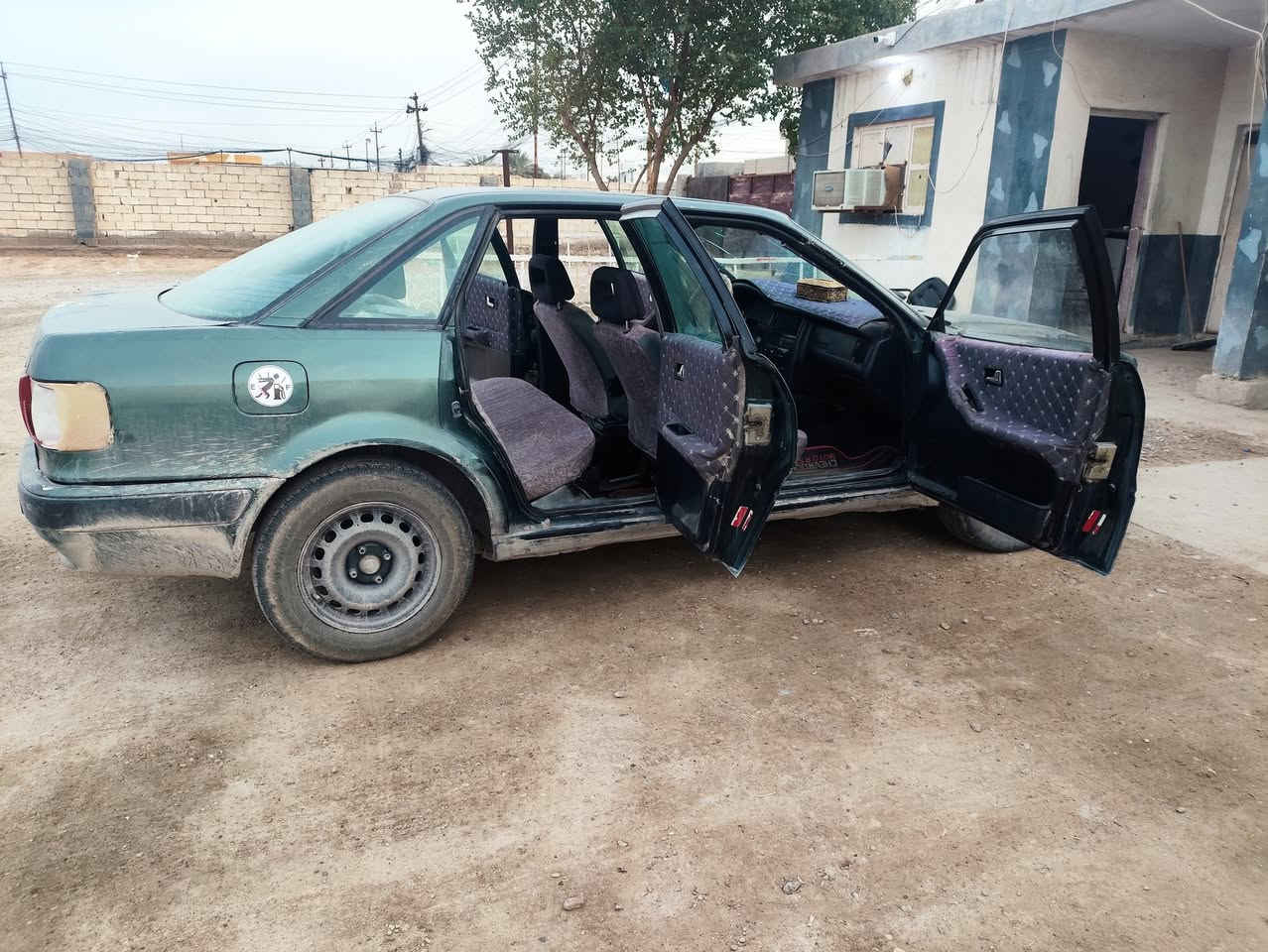 سلام عليكم
اودي انبار موديل 92

ارقام انكليزي  سنويه 2030
محرك وكير فول 
تخم تاير  لبيبان كله شغاله عده باب بل خارج ما يفتح 
لايت عالي وناصي 
دبل اشاره لكاظم ما بشتغلن الخلف يشتغلن
صدر خير من الله  داخله حلو   
سياره احلا من صوره لا مقسوله ولا شي  
المكان بغداد اليوسفيه بزيبز 
السعر 28وبيه مجال 
ه‍ ***********
