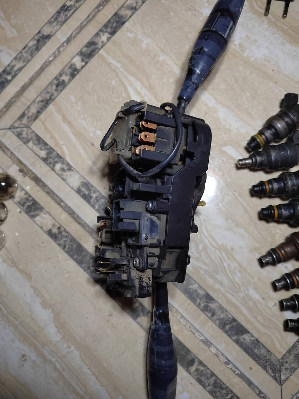 هەموویان پێکەوە بۆ فرۆشتن نرخی ٢٠ هەزار بۆ معامەلە نامە مەنێرە
دەسکی لایت و فڵچەی مازدا بێ کێشە نۆزڵەکان نازانم هی چیە هەمووی مەزبوتە بێ کێشەن


**إذا كنت صاحب هذا الإعلان وتريد حذفه لأي سبب، رجاءا أرسل رسالة إلى الدعم الفني**