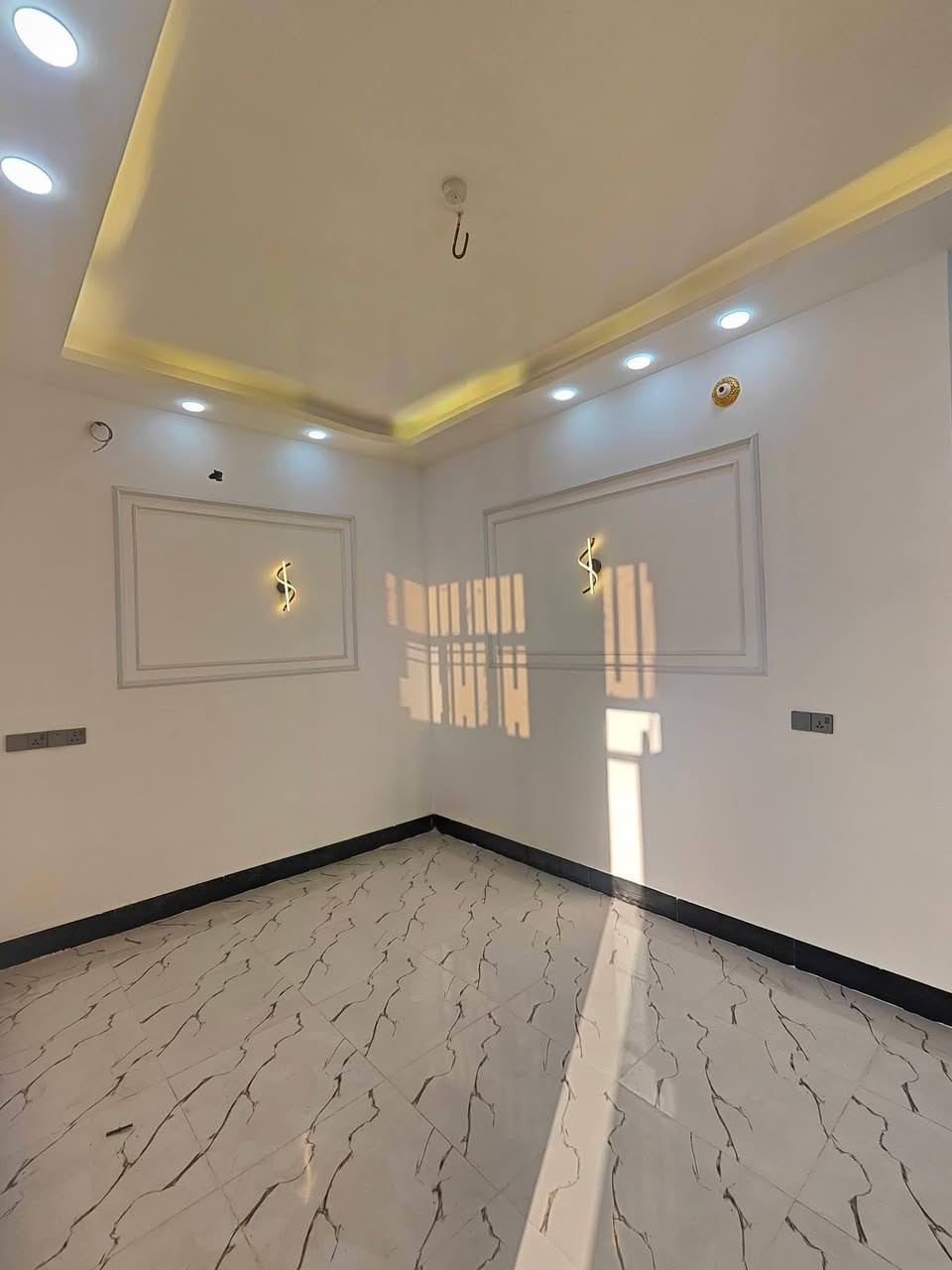 اللهم صلي على محمد وال محمد بيت 50 م (***********)
بيت 50 م طابقين طابوك في كربلاء منطقة عكد بليبل اله اكثر من مدخل 1. مدخل من جها فندق البارون 
2. مدخل من جها كنطرة السلام 
3 . مدخل من جها شارع ميثم التمار 
منطقة سكنية تتوفر فيها جميع الخدمات تبليط ارصفه 
طابو زراعي قرار محكمه سند 25 
جدأ قريب من الأمام ع 
للأتصال او واتساب 
***********
