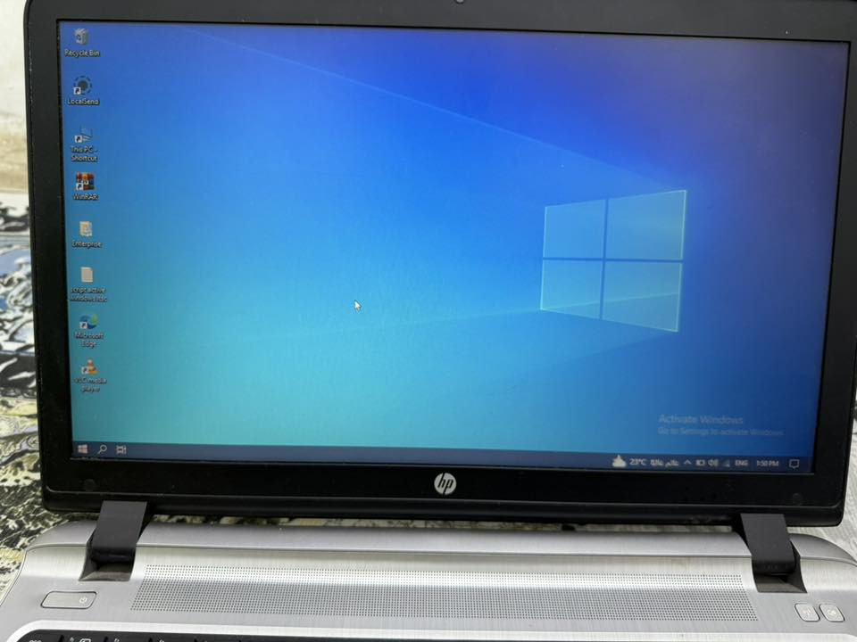 للبيع لابتوب HP ProBook 455 G3  
الجهاز مرتب ونظيف وشغال طبيعي بدون مشاكل 👍

✅ معالج AMD A10 Radeon R6  
✅ رام 8GB  
✅ شاشة 15.6  
✅ مناسب للدراسة والأوفيس والتصفح والاستخدام اليومي  
✅ البطارية تدوم تقريباً ساعتين  
✅ وياه الشاحن الأصلي  

🎁 هدية فان تبريد 6 مراوح مع تحكم بالسرعة وتبريد قوي ❄️

📍المكان: بغداد / الكاظمية  
🚚 يتوفر توصيل للمناطق القريبة من الكاظمية  

💰 السعر: 230 ألف قابل للتفاوض للجادين فقط

البيع لعدم الحاجة  
للاستفسار خاص


**إذا كنت صاحب هذا الإعلان وتريد حذفه لأي سبب، رجاءا أرسل رسالة إلى الدعم الفني**