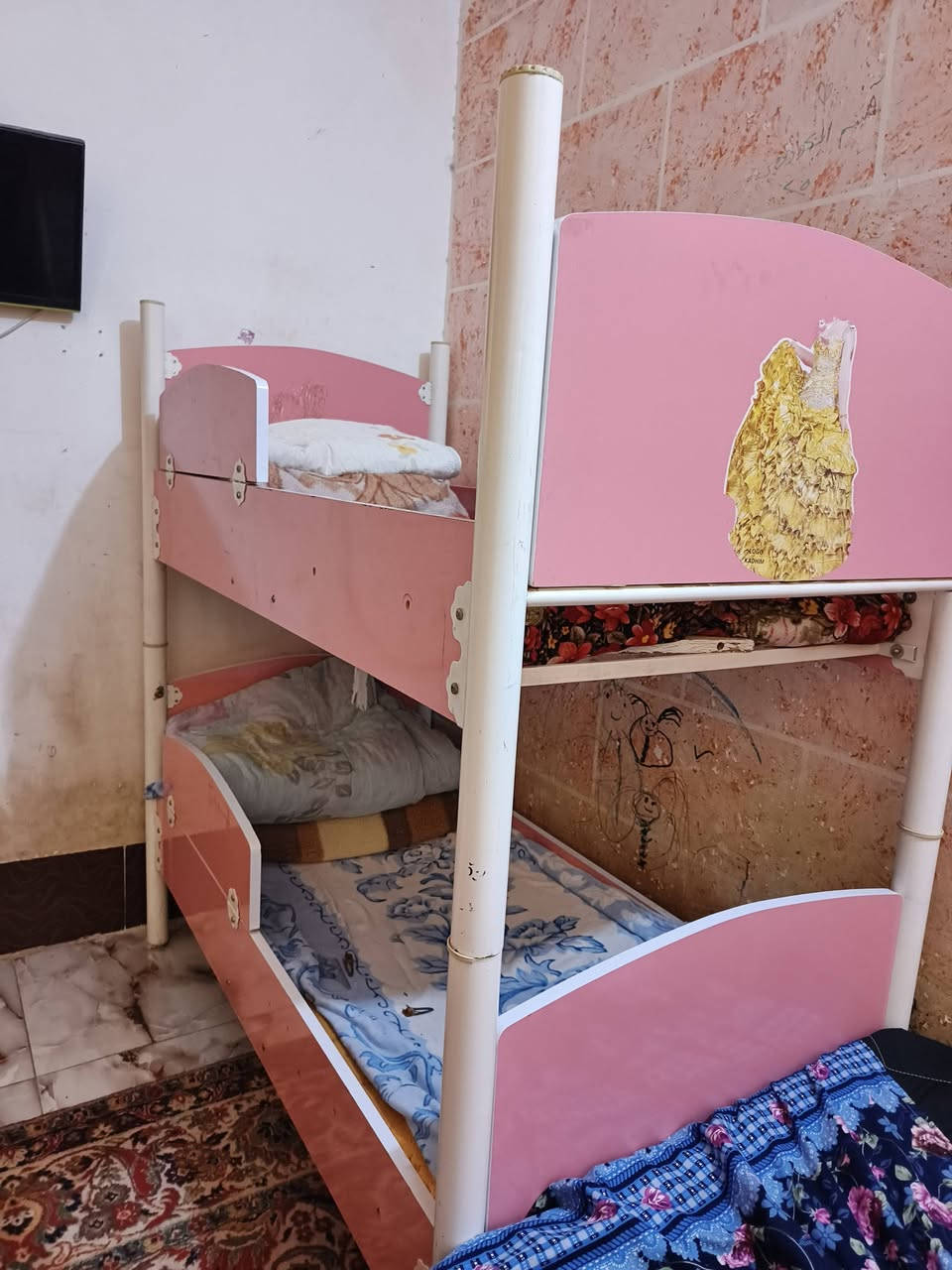 جرباية طابقين اطفال
جربايه أطفال طابقين
الطول 150
وياها بعد درج يحتاجله شويه لحيم
***********
