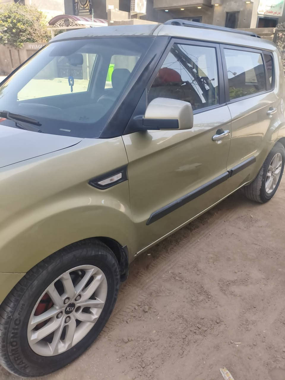 السلام عليكم سياره صول موديل 2012 وارد امريكي حادث چاملغ و بنيد بدون دواخل محرك 1600 ما مفتوح ماشيه 140 رقم بابل انكليزي تبريد حداديه تخم تاير مكينه جديده يوجد جرد ب القماره
السعر 88 وبيها مجال 
الاتصال ***********
العنوان بابل الحمزة الغربي
