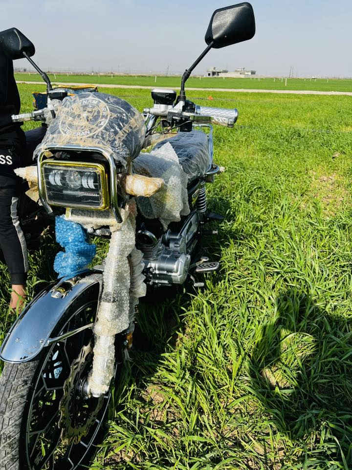 السلام عليكم دراجه لبيع موديل 25 الدراجه بعده بل ليلوان  صفر منفيس  سويج 3 نسخ الدراجه دبل دسك كلج دهن مكفوله من كلشي سعر 750 وبي مجال  مكان كركوك دبس طريق موصل ***********
