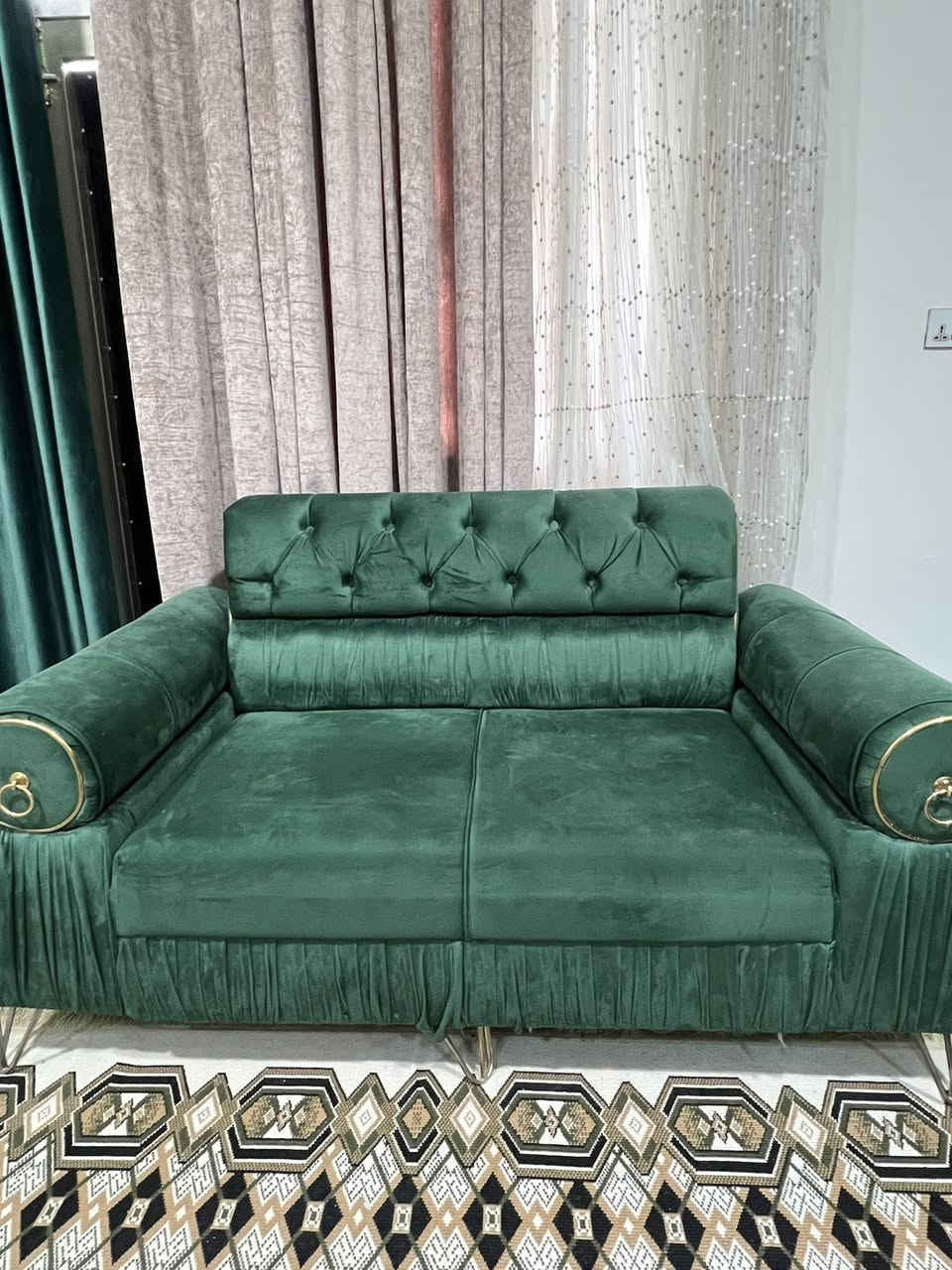 تخم استخدام نضيف كلش وجديد مع اربع كوشات وسيت طبلات ٣
السعر ٦٥٠ وبي مجال بالناصريه حي المنصوريه 
***********
