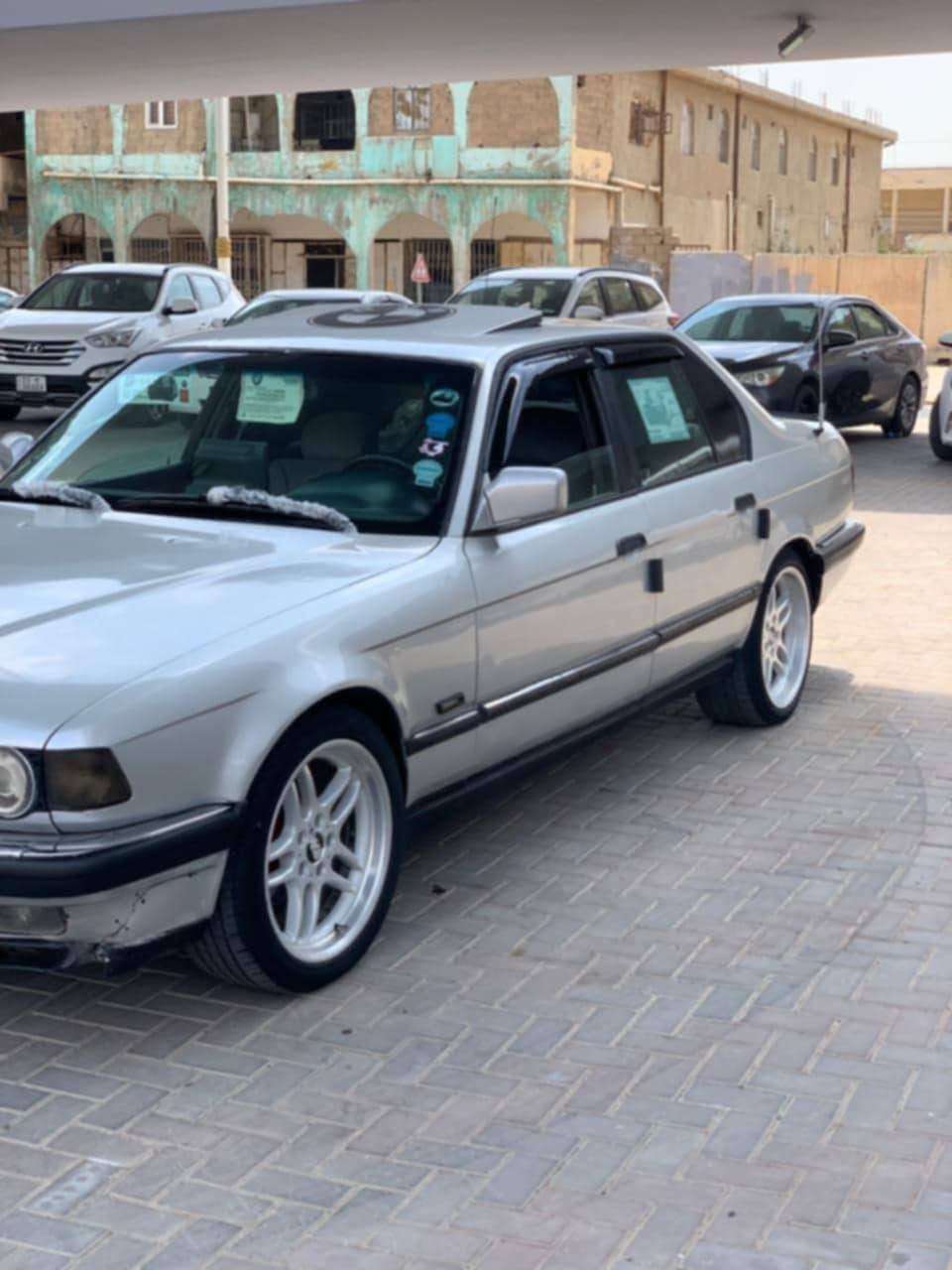 السلام عليكم بي ام735 موديل1990 كير محرك شرط صدر جديد تخم تاير جديد كشره يخبل داخل بجيس جوم كهربائية سلايت 3 طكات لايتات زنون رقم نينوى اخضر سنوية بيضة شرط تحويل وصاحبة جيراني ويل حاوية جديد كيجات شغالة تبريد شغال بس منقص غاز شاشة ايباد سستم صوت دوشمه جديدة جام امامي جديد سيارة مابيه نقص برغي مراوس ب525 اوتوماتيك مكان بيجي *********** ولحد يجيني يكلي دزلي صوره وشبيه مابيه الي يكلي هيج احضرة كبل جماعه الاوبل لحد يراسل خلاص
