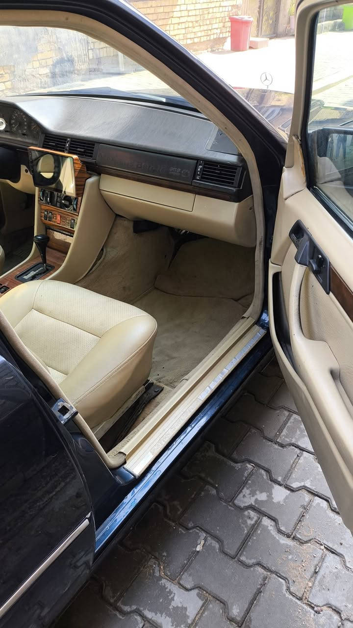 السلام عليكم سـياره دب 93
مواصفات 
محرك320ـــــــ السياره تحتوي على فتحه 
جام كهربائي اربع بيبان
گير ومحرك مكفول
تبريد شغال 
الرقم بابل سـنويه تنتهي 29
كراسي كهرباء 
للاستفسار على الرقم:***********
السعر : خاص
