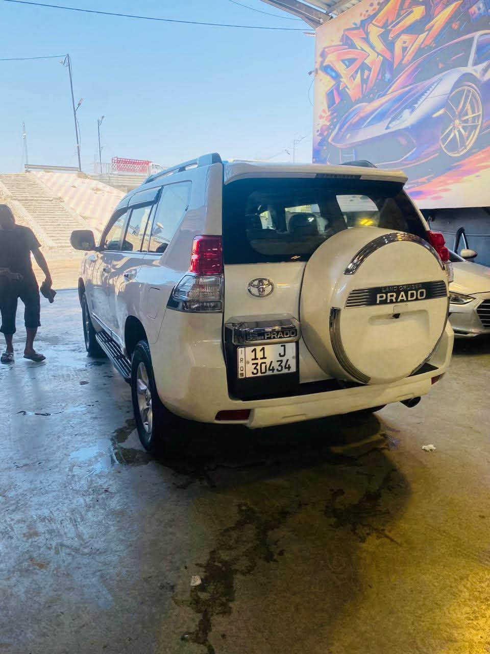 سلام عليكم 
برادو 12 
كويتي فئة TXL
6 سلندر 4000
7 راكب 
ماشية 163 
تجي فول مواصفات 
فتحة بصمة كشنات جلد ثلاجة دبل تانكي فور ويل 
منضومة لايت زنون 
وبعد هواي مواصفات معروفة لفئة TXL
بيهة الجاملغ الامامي ربعة 
والباب الخلفي ربع بارد  
السعر 240 وبيهة مجال بسيط 
مكاني بغداد
الرقم ***********
