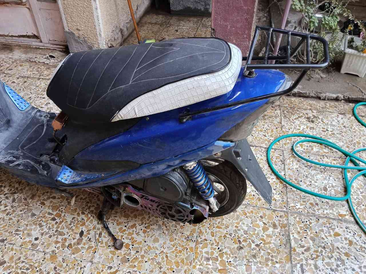 السلام عليكم دراجة ماكس عدله للبيع مجفته ومابيها نقص شي سعرها ٥٥٠ وبيها مجال مكاني ابودشير للاستفسار الاتصال على الرقم ***********
