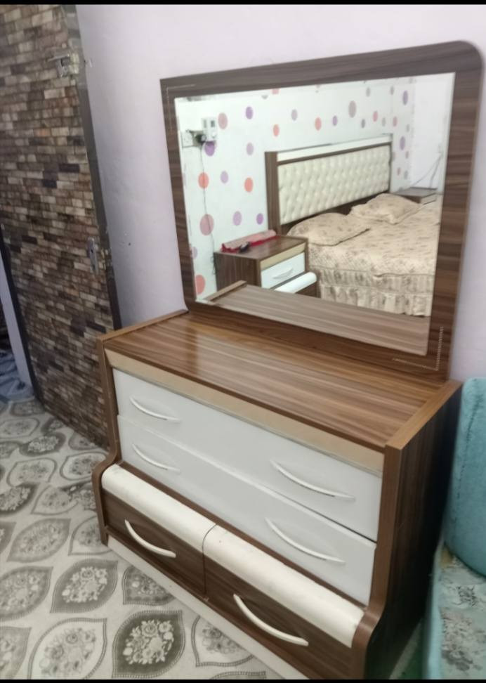 غرفت نوم البيع سعر 600وبيهة مجال التصال ***********
