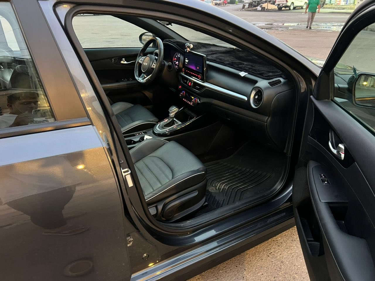 كيا فورتي رقم بغداد 2023 جي تي لاين فول مواصفات محرك 2000  فتحه وكشن جلد ورادارات حادث قطعتين صبغ ماشيه 26  السعر 145 بيع فقط اتصال *********** مكاني بغداد الجديده الامين
