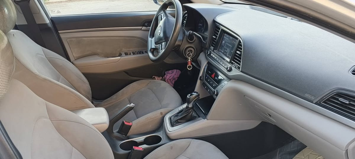 سلام عليكم النترة موديل 2018 رقم اربيل بسمي
كير محرك صدر مكفول
حادثها بنيد صور الحادث موجودة بل منشور 
وبيها قبق الجنطة مصبوغ بدون حادث بدون اي ايرباك 
العنوان بغداد المشتل 
مواصفات نص فول 
السعر 113 وبيها مجال شي بسيط 
الاستفسار ***********
