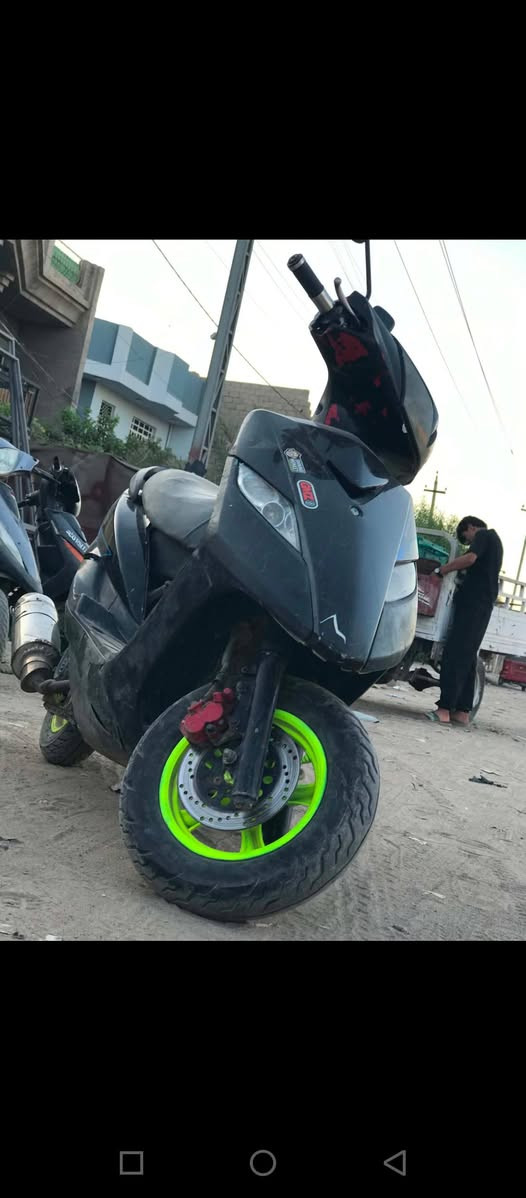 السلام عليكم دراجة ثعلب gtr دراجة  فول نضافة
شلعة معدل كهربائيات شغالة من اللايت للبك لايت نكرة سلف بريكات فول السعر خاص واتساب ***********
