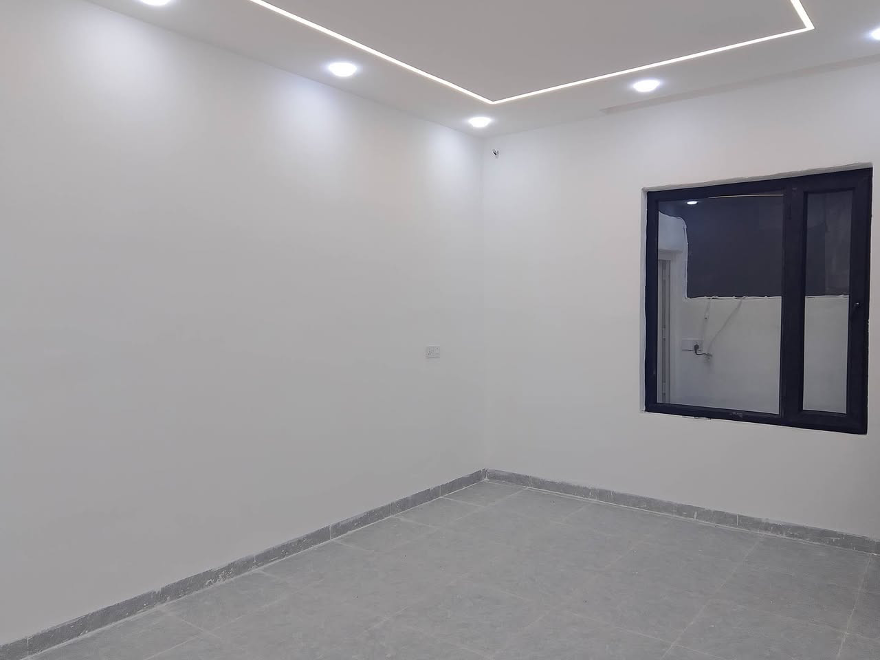 بيت للبيع توله فروش مساحه120متر مربع بناء حديث جديد نوع العقار (توزيع قايم مقام ) عدد غرف نوم3
استقبال مطبخ حار بارد حمام صحيات 2
سقف مغربي وثاني كاشي سيراميك نظام تكتات السعر 60مليون وبي مجال رقم الهاتف***********
