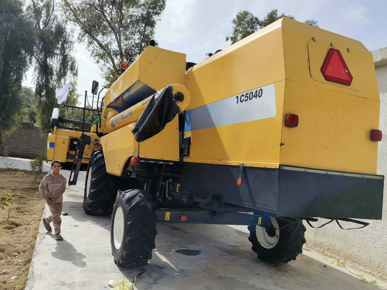 للبيع حاصده نيوهلند موديل 2020 /4050 قايش رقم سليمانية مكينه مكفوله كفاله عامه مديومه وجاهزه كبل للحصاد مشتغله 2000ساعه للاستفسار***********
