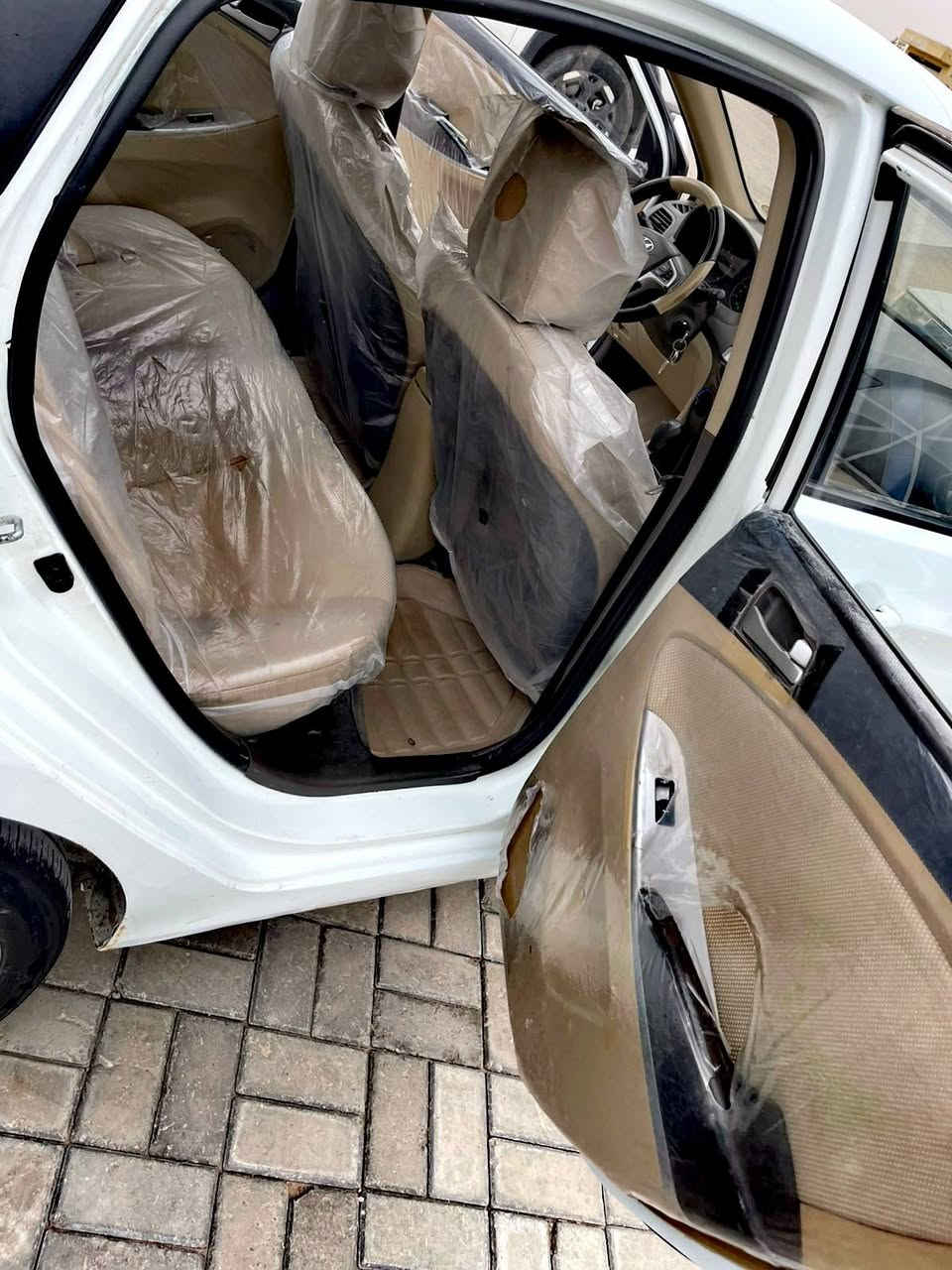 اكسنت ٢٠١٤ خليجي 
محرك ١٤٠٠رقم نجف راعي نجف مكانه نجف سياره حلوه معايزه شي تبريد ثلج حداديه جديده بل كامل تخم تاير جديد كير مكينه حلوات بيه جاملغات ثنين لمامي صبغ بدون حادث وبيه دور صوب ليمنه صبغ قليل بدون حادث
داخل سياره كلش.نضيف احلى من صور سنويه تنتهي ل ٢٠٢٨  تليفوني *********** واتساب شغال للماعده رصيد 😁 سعر ٨٥ ورقه
