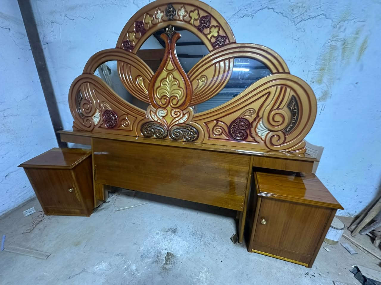 سعر ٤٥٠
غرفه مستخدمة 
معمل ومعرض علي الفهداوي 
واتساب ***********
