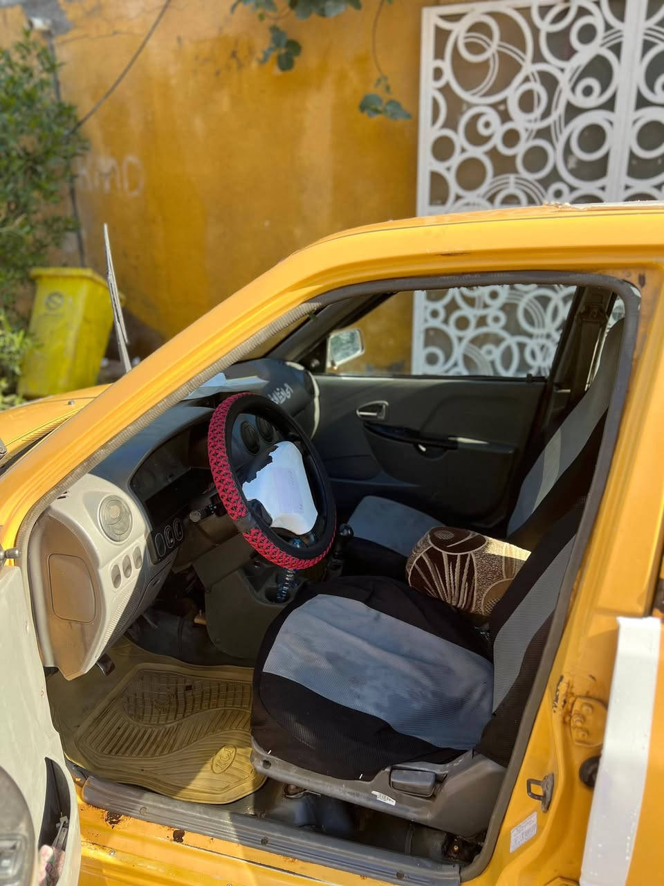 بسمالله الرحمان الرحيم
سايبه لبيع 
موديل 2017
رقم بصره سنويه 2027
سياره مكينه كير كفاله توني شادهن صارلي سبوع 
البدي شوف العين ابيع كوم حديد 
تبريد شغال 
حداده امامي خلفي حلوه 
تخم تاير 
سياره خير من الله مال جني 
العنوان البصره حي المهندسين
سعر 28 وبيه مجال قليل 
رقم الهاتف :***********
