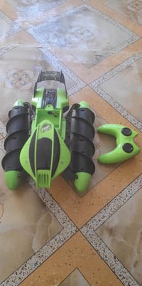 سيارة برمائية