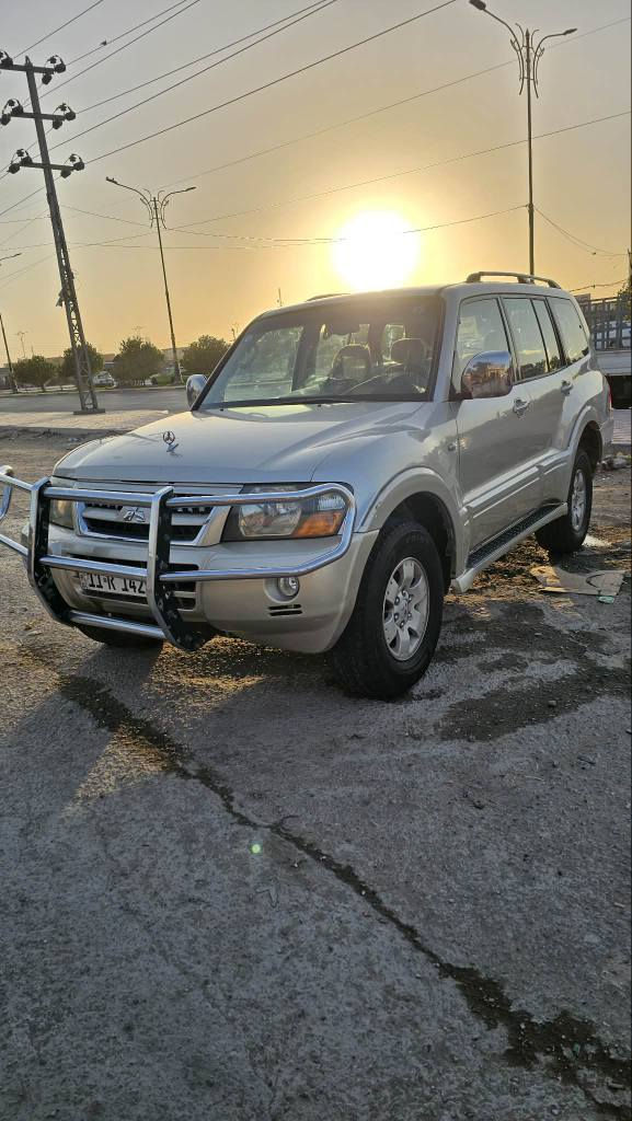 السلام عليكم باجيرو موديل 2003 رقم بغداد نكليزي تحويل ثاني يوم سنويه لغايه 2030 هزه جديده اخوان راح اطيكم تفاصيل السياره كامله مكينه كير حداديه تخم تاير كهربائيات تبرد مكفولات السياره بيها منضومه مال غاز تشتغل غاز وبانزين السياره مكفوله من ضربه وصبغ وتبديل السياره كل نقص مابيها جاهزه برغي ماعايزه  السعر 87 بيها مجال شي بسيط رقم الهاتف *********** اخوان مكاني كربله السياره سبعه راكب
