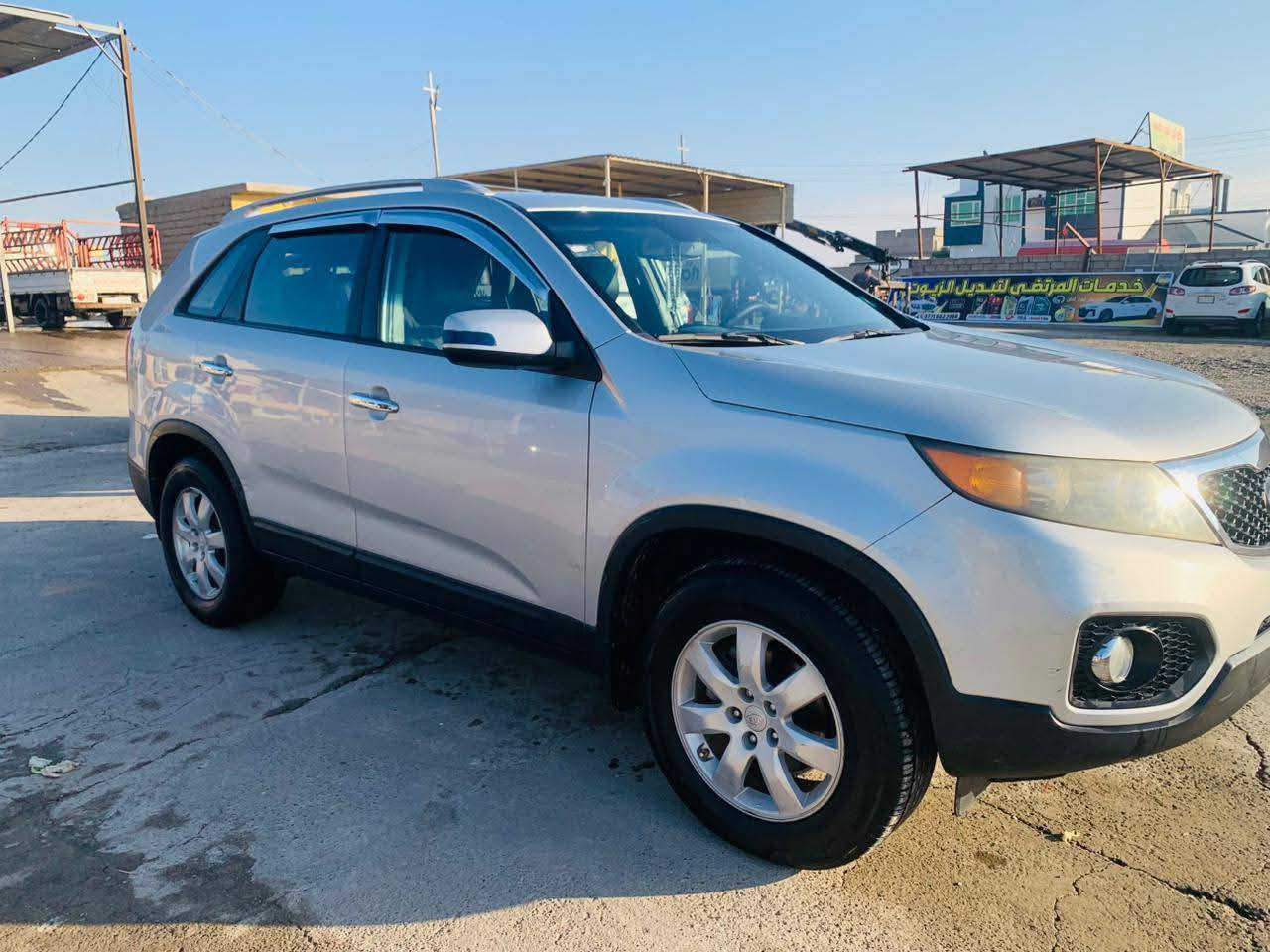 السلام عليكم سورنتو موديل 2011 للبيع محرك 4 سلندر 2400 كير محرك صدر تواير كلها شرط السياره بيها طخه خفيفه بالجاملغ الخلفي ومصبوغ وجاملغ امامي مبدل بدون دواخل شرط سنويه ل26 شرط التحويل رقم كركوك دولي صاحبها يمي  بيها كابون بنزين السعر128 وبي مجال للأتصال *********** /***********البيع فقط نقد
